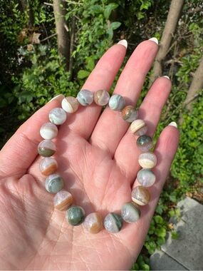 Round crystal bead bracelet half bowl Alashan and calcedony pastel agate gobi